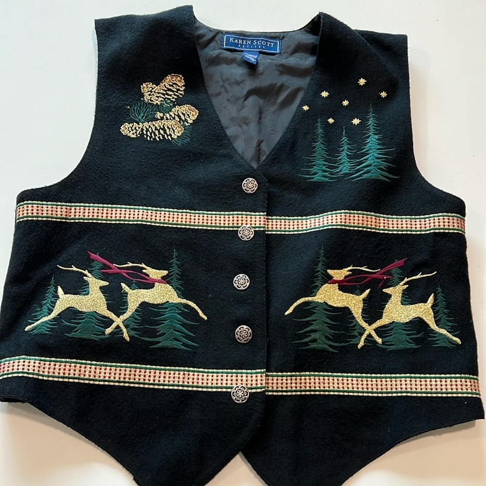 Karen Scott - PL,‎ holiday “forest” vest